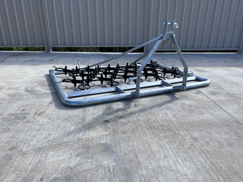 Mounted chain harrow
