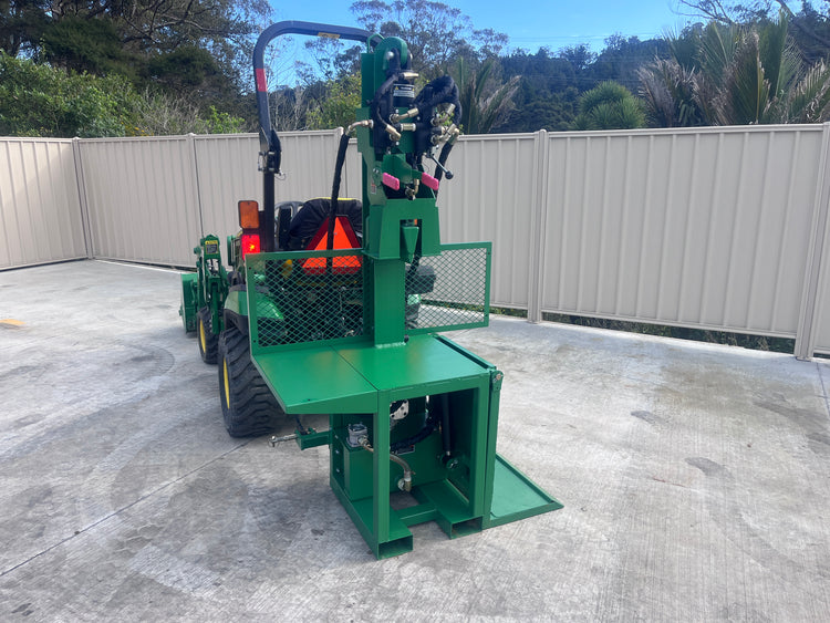 PTO Log splitter with log lifting table