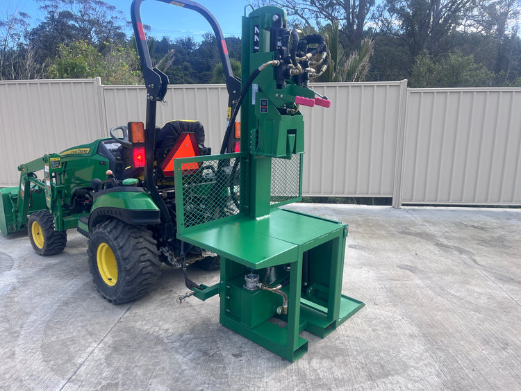 PTO Log splitter with log lifting table