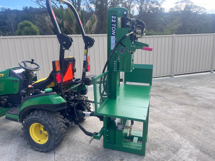 PTO Log splitter with log lifting table