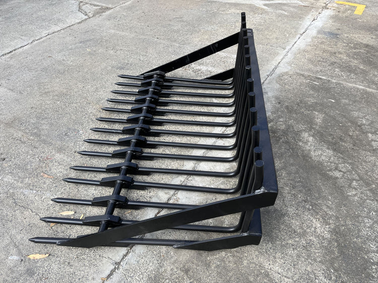 Stone fork Bucket 1.5m (no brackets)