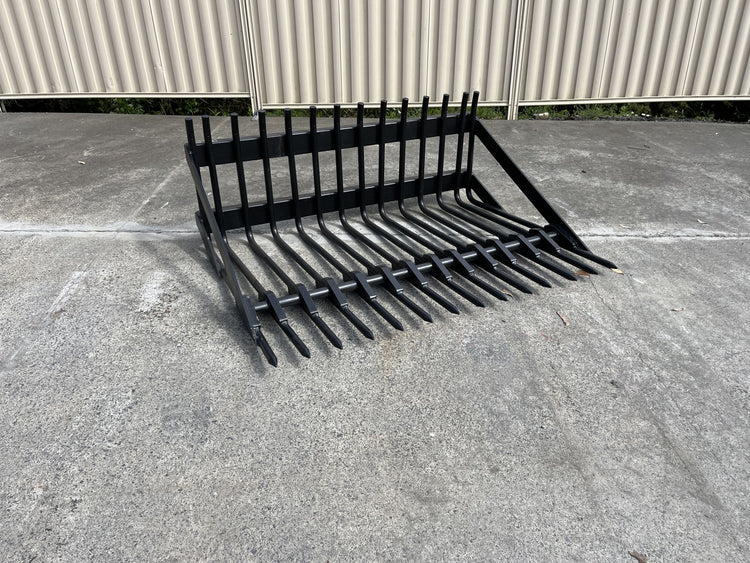 Stone fork Bucket 1.5m (no brackets)