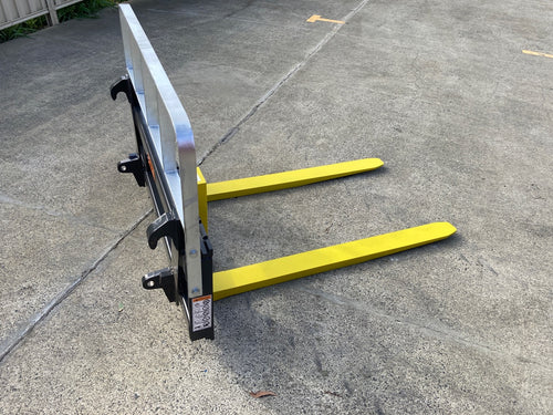 Euro Hitch pallet forks 2500kg