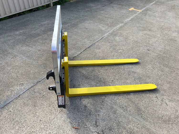 Euro Hitch pallet forks 2500kg