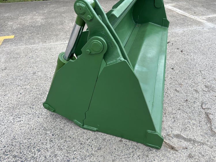 4 in 1 Bucket for John Deere Loaders 1.85m wide