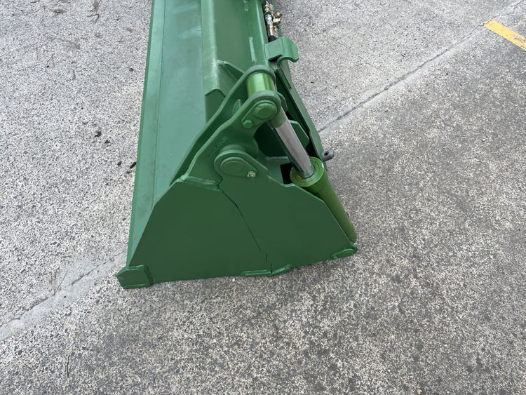 4 in 1 Bucket for John Deere Loaders 1.85m wide