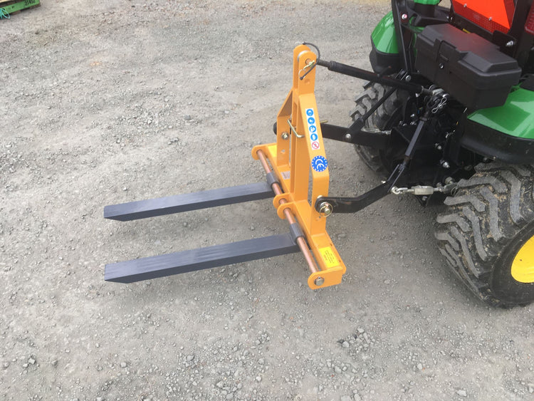 Novaquip 3 pt Adjustable Pallet Forks 300Kg