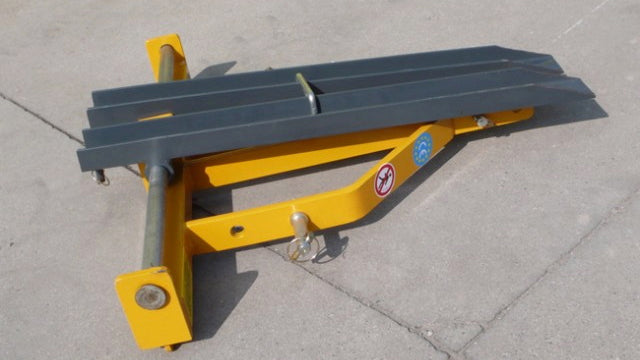 Novaquip 3 pt Adjustable Pallet Forks 300Kg