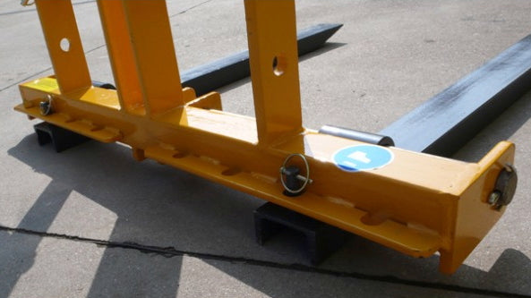 Novaquip 3 pt Adjustable Pallet Forks 300Kg